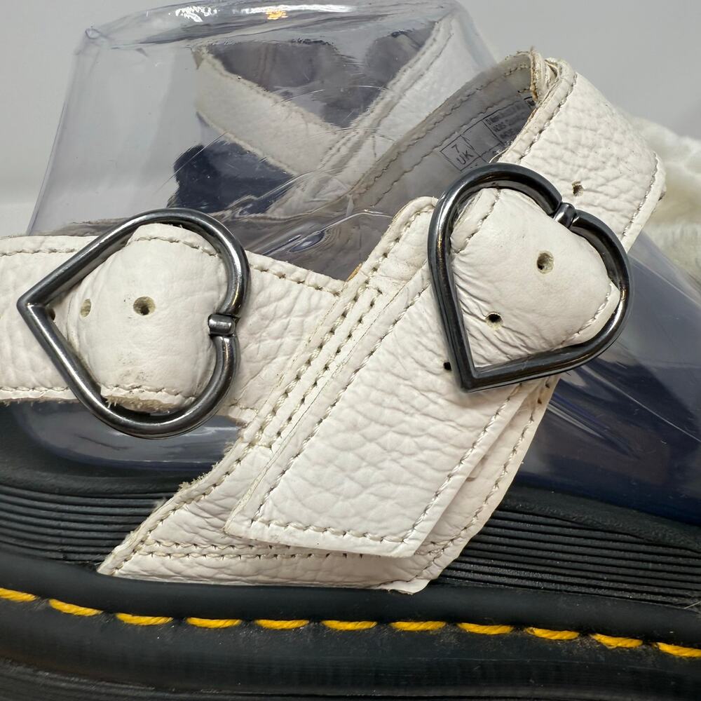 Dr. Martens Sandals Women's 9 White Voss Quad Fluffy Lug Sole Preppy Luxury - Picture 9 of 16